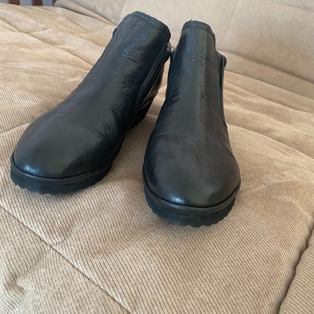 Gentle Souls by Kenneth Cole Women's Vicki Low Wedge Bootie  Black Leather Ankle
